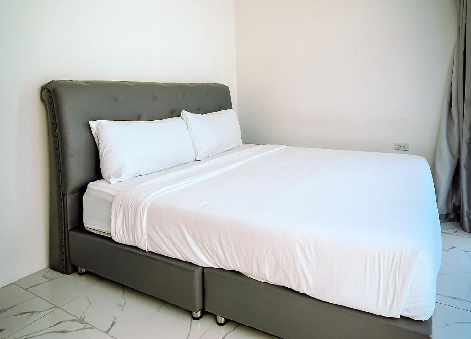 Magnitude 8 Bedroom In Palm Spring Apartment Pattaya