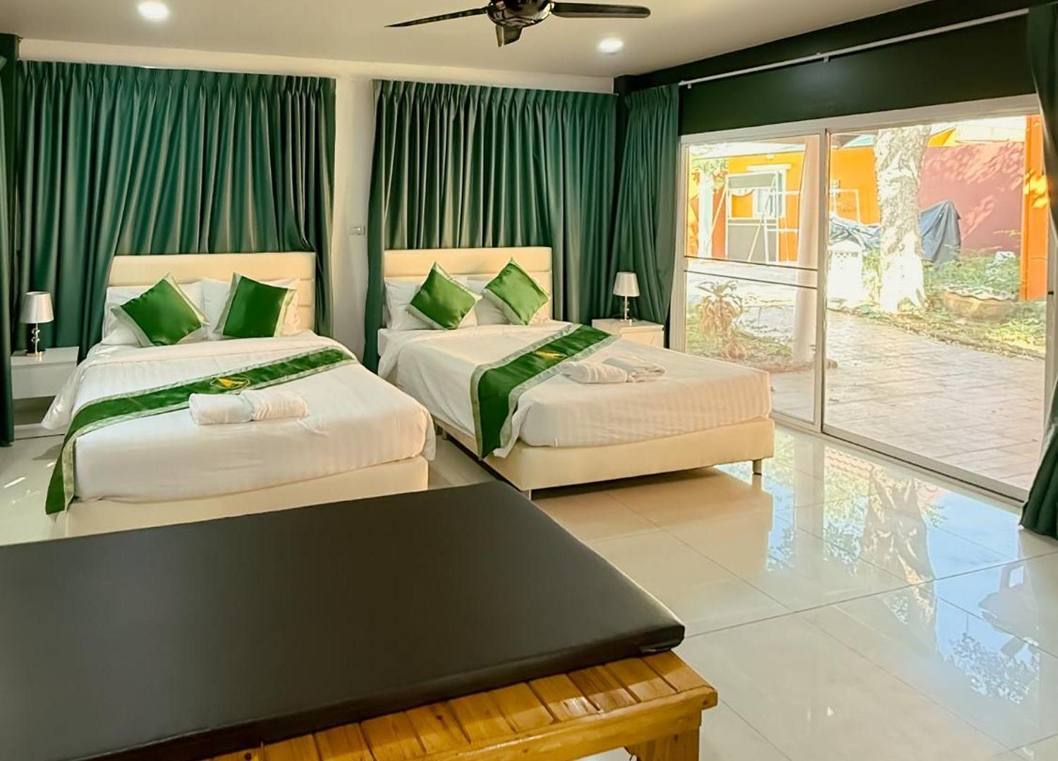 Magnitude 6 Bedroom In Pratumnak Pattaya