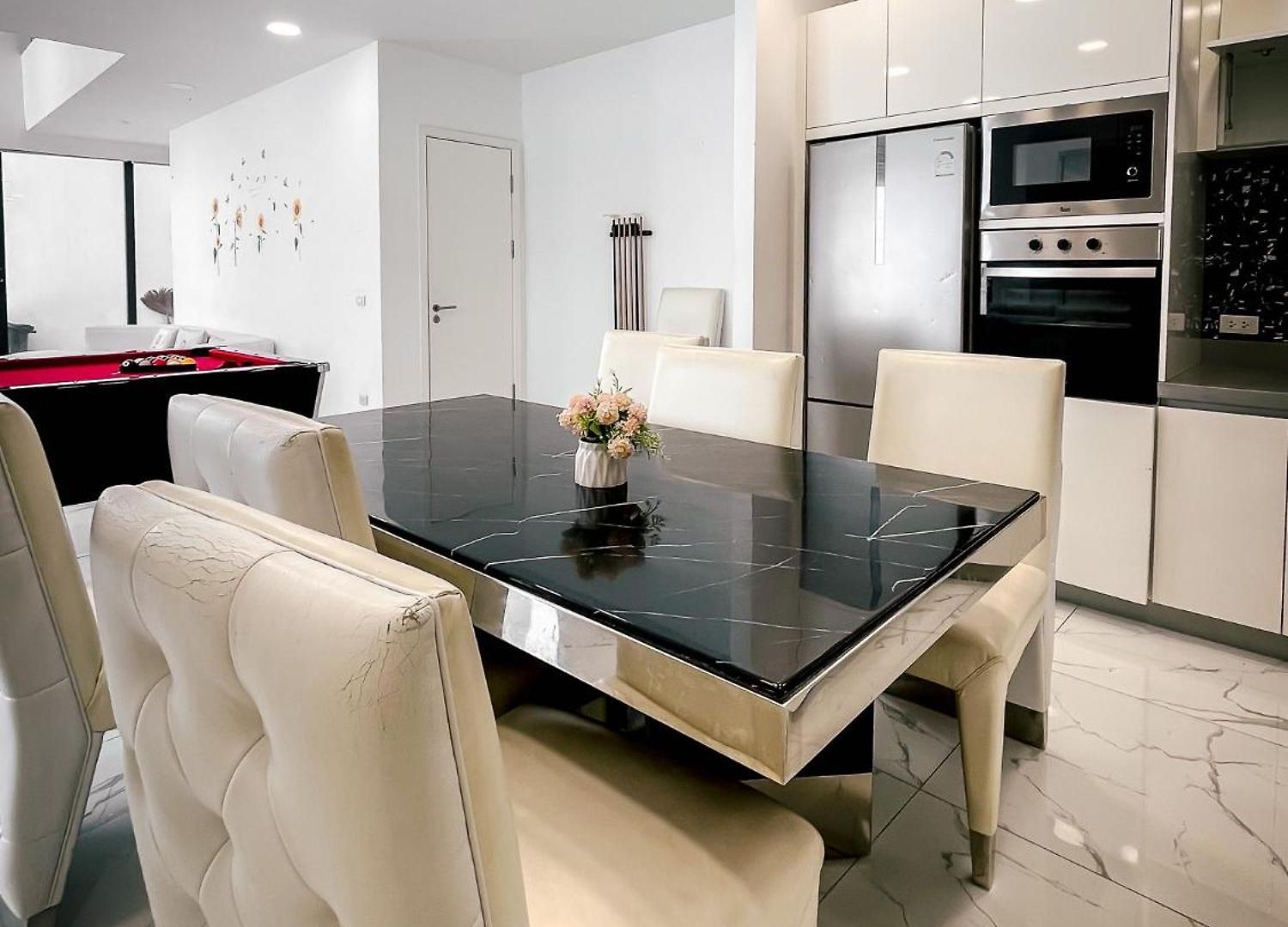 Apartment Magnitude 8 Bedroom In Palm Spring *