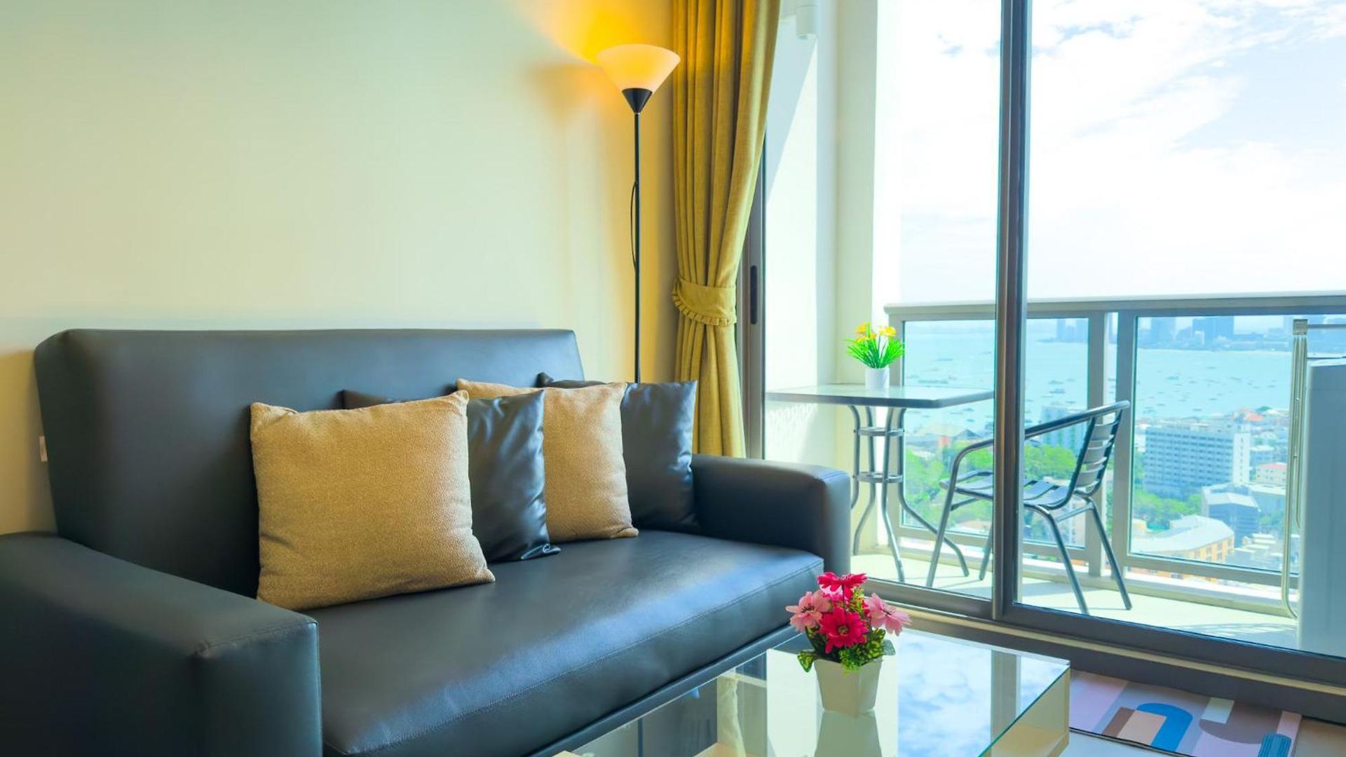 Skyline Serenity By Mountain Park Apartment