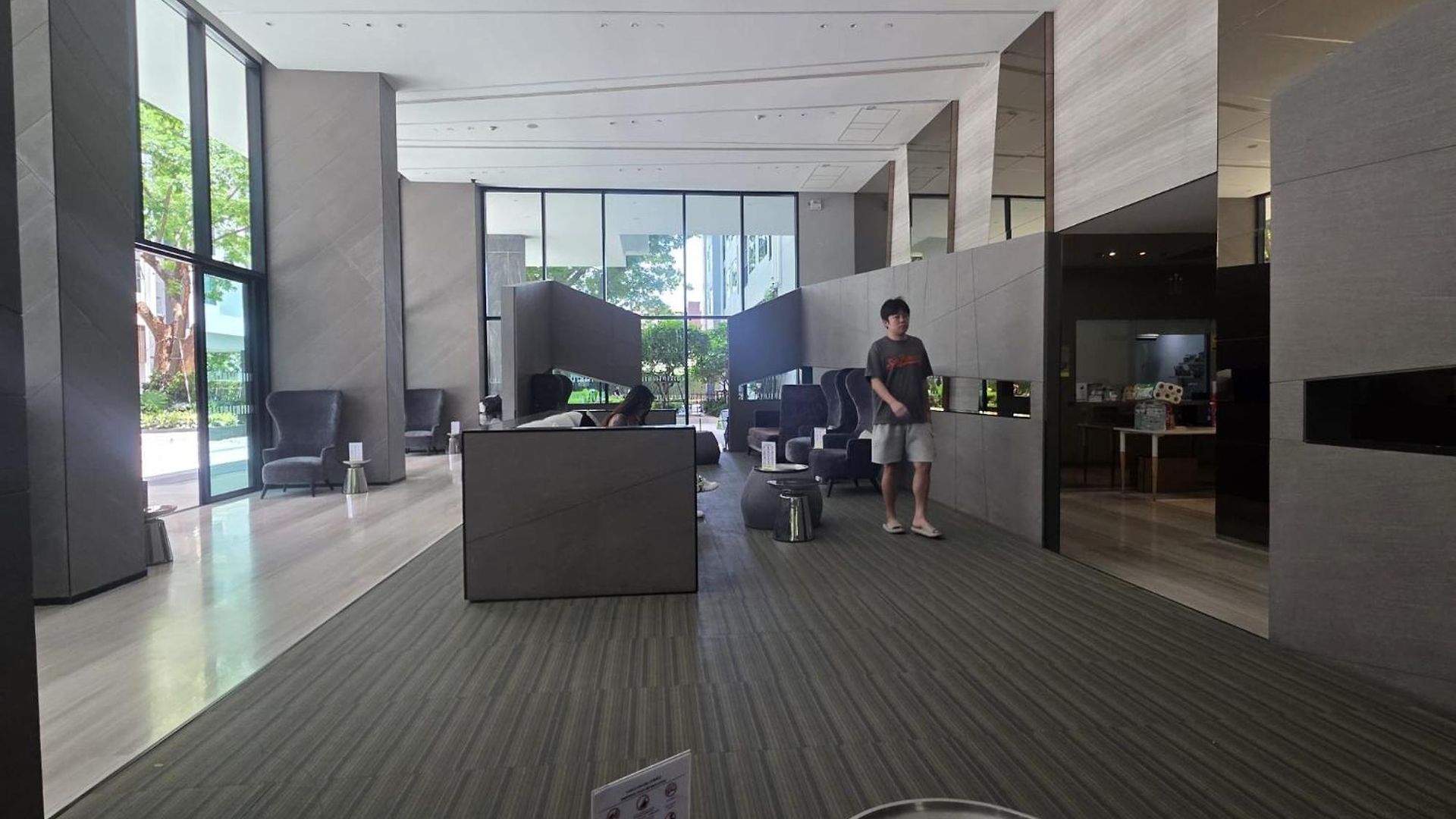 The Base Seaview Apartment *