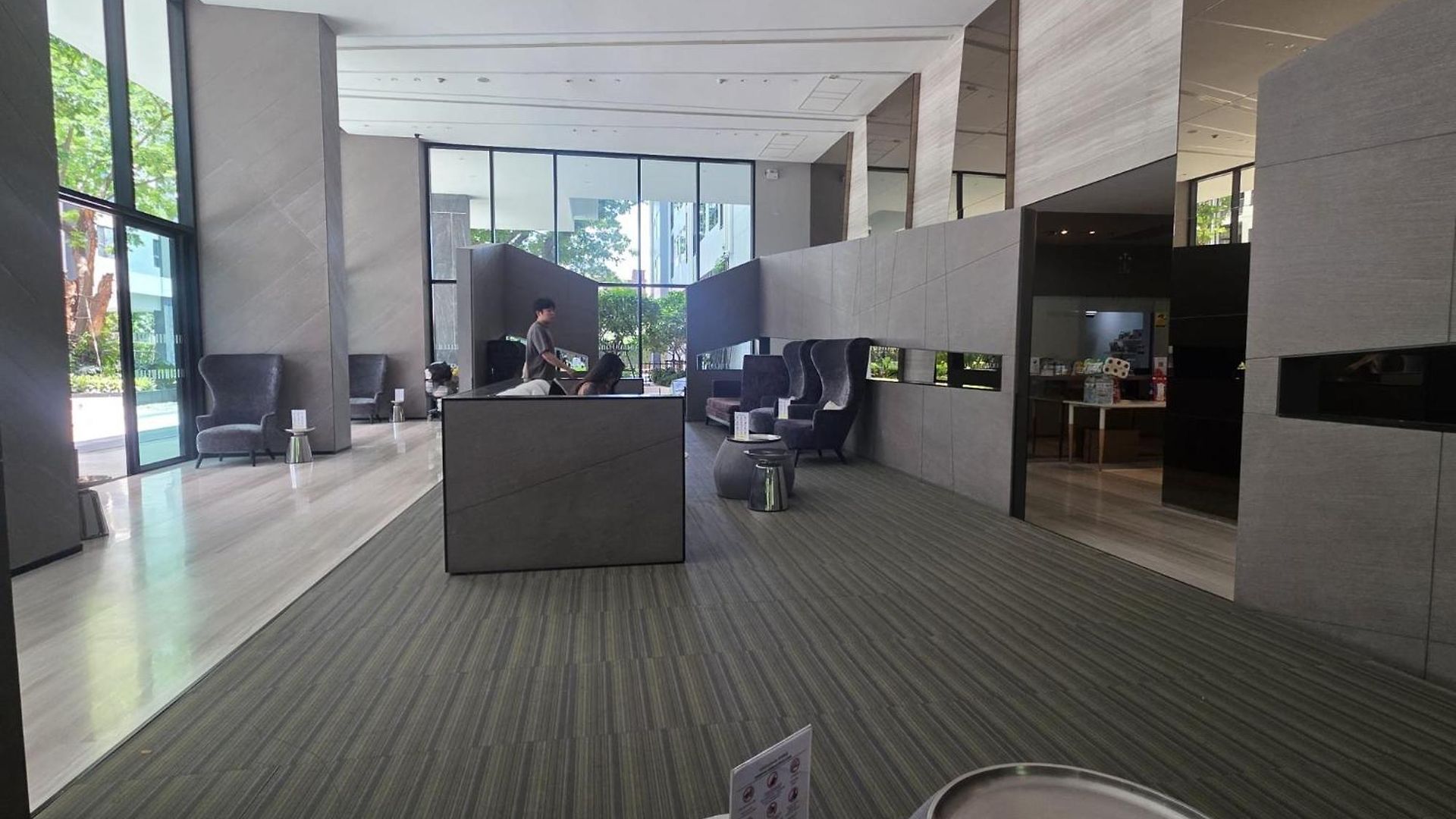 The Base Seaview Apartment *