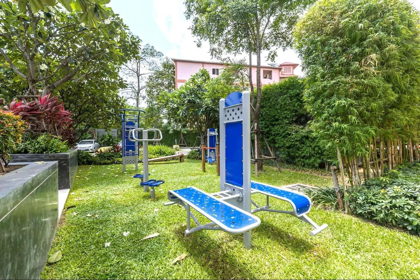 Unixx South Apartment *