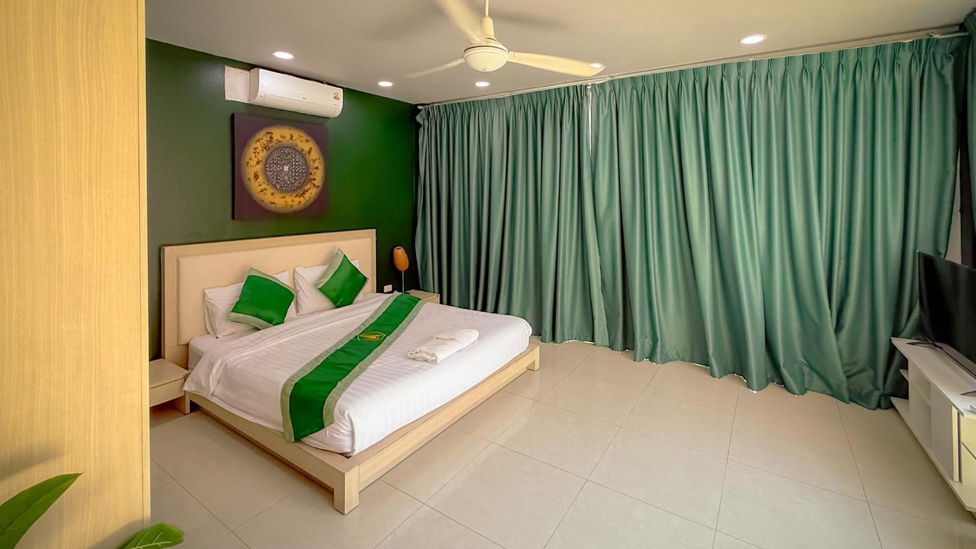 Magnitude 6 Bedroom In Pratumnak *