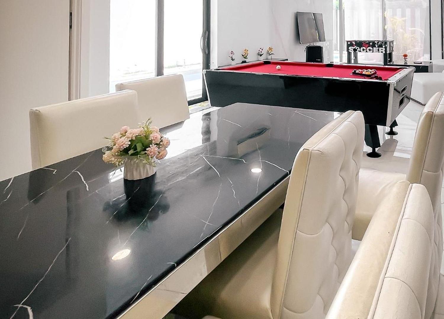 Magnitude 8 Bedroom In Palm Spring Pattaya