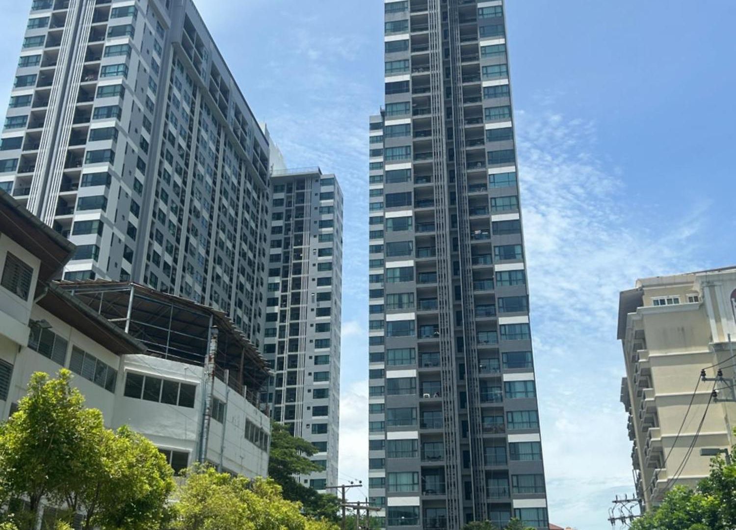 Apartment The Base Seaview Pattaya