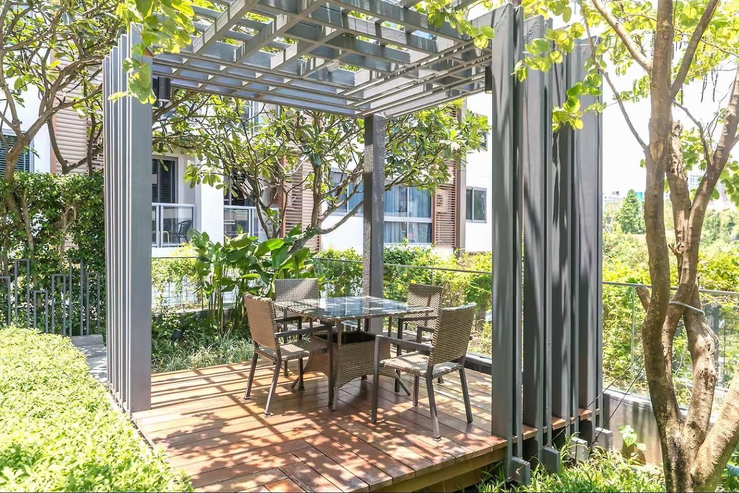 Unixx South Apartment