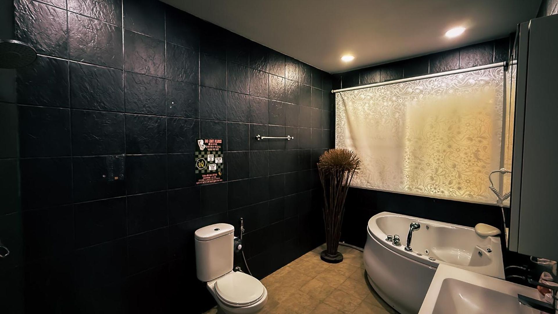 Apartment Magnitude 6 Bedroom In Pratumnak