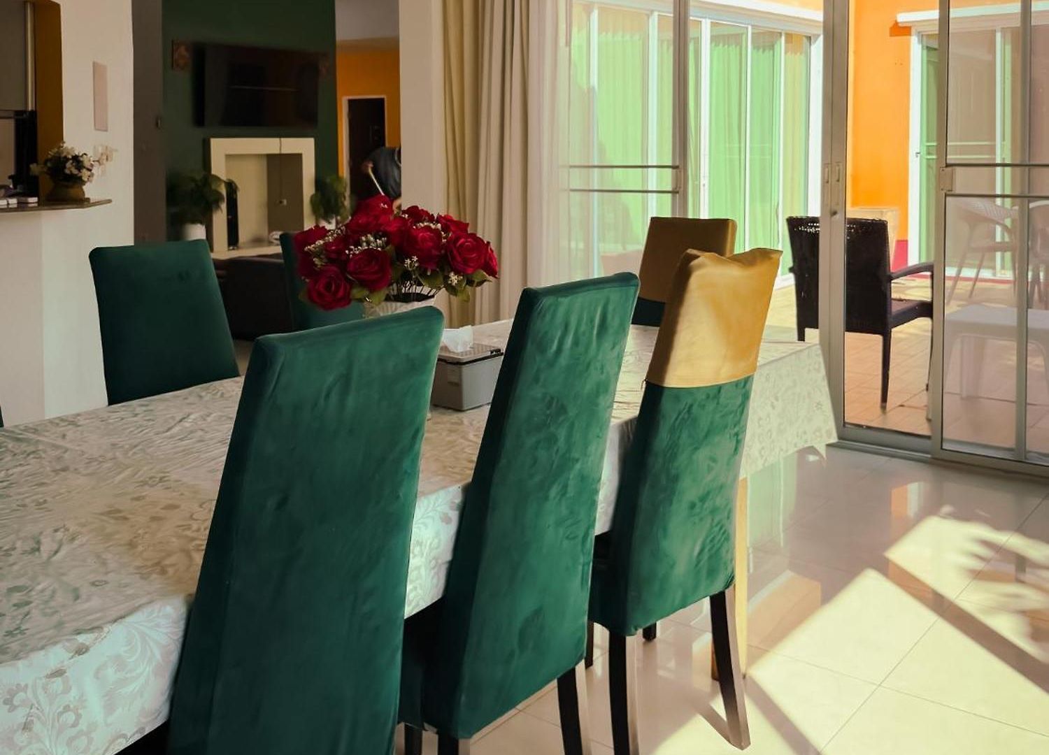 Magnitude 6 Bedroom In Pratumnak Apartment