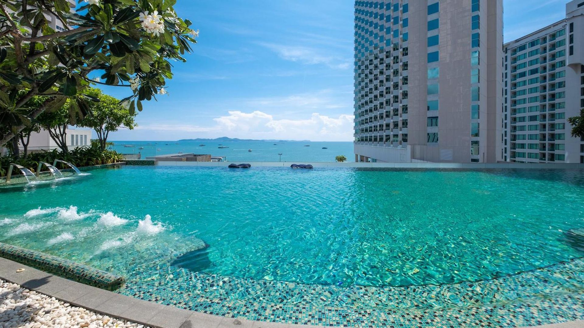 Hotel By Ihg