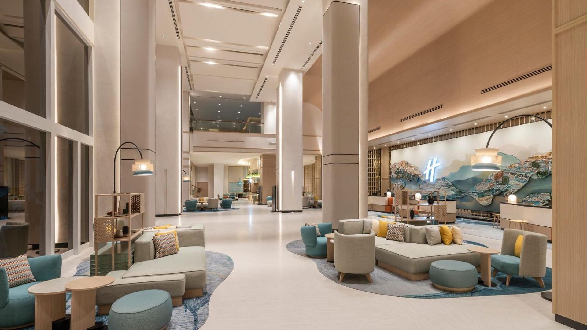 Hotel By Ihg 5*