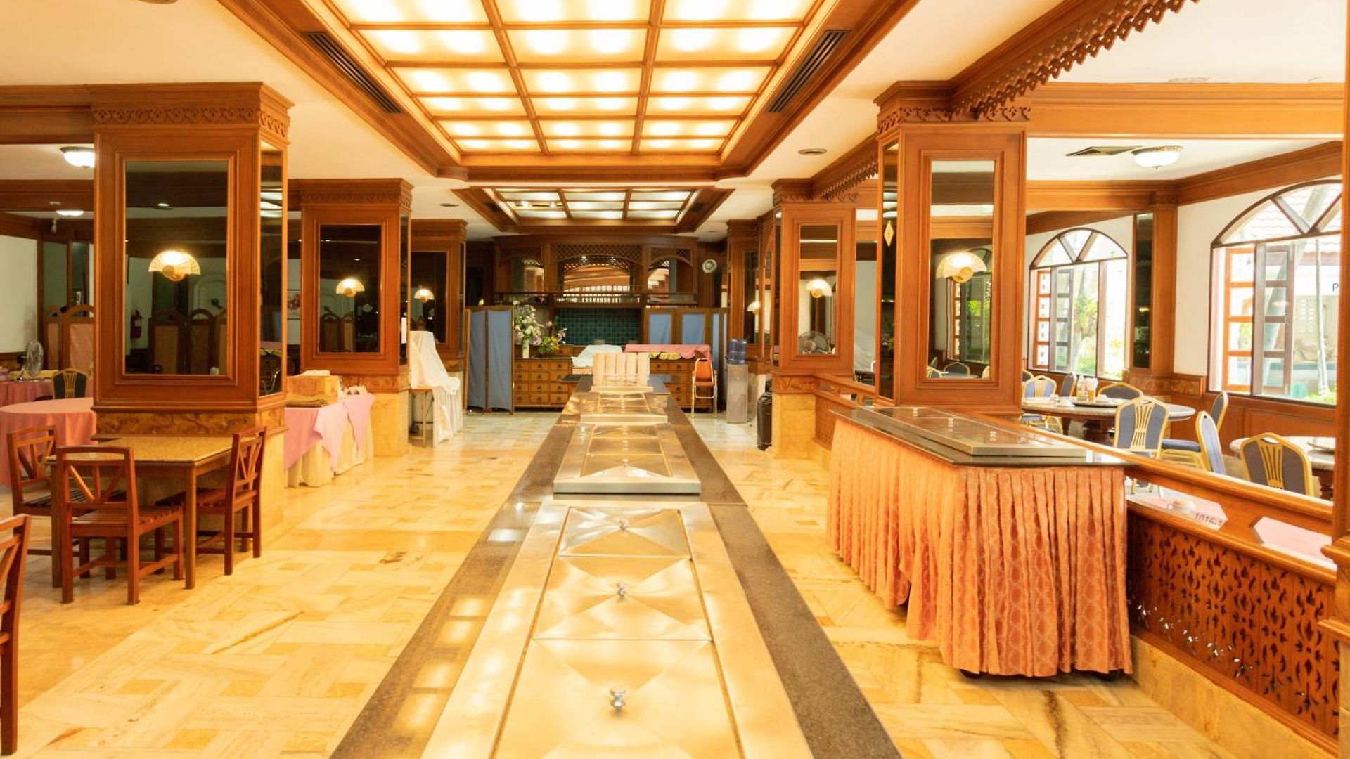 รายัล ทวินส์ พาเลซ โรงแรม Pattaya