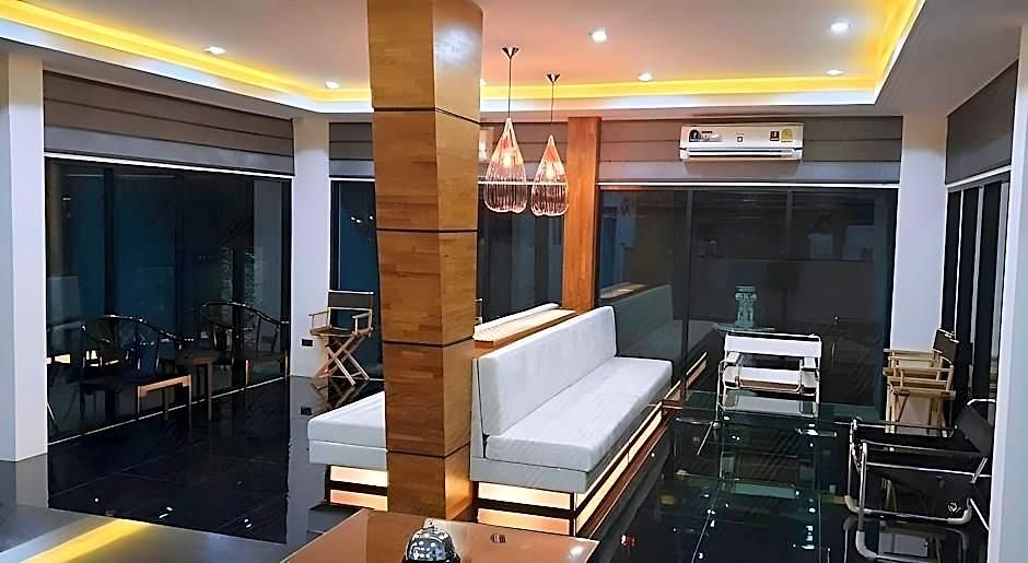 โรงแรม Nine Blue 3*