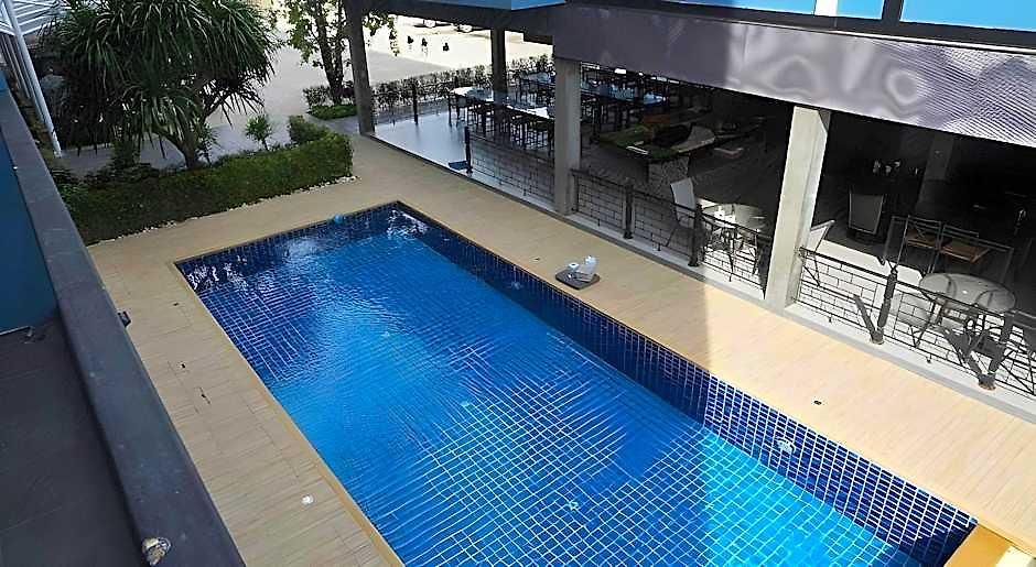 โรงแรม Nine Blue 3*