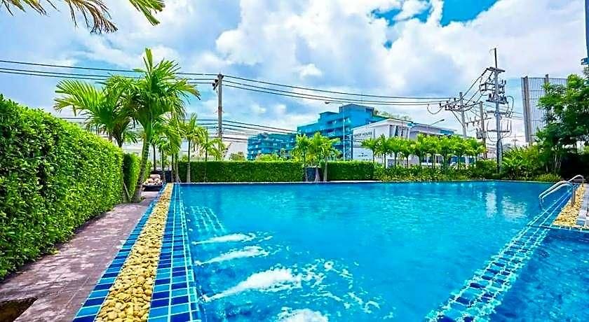 Dusit Grand View Pattaya