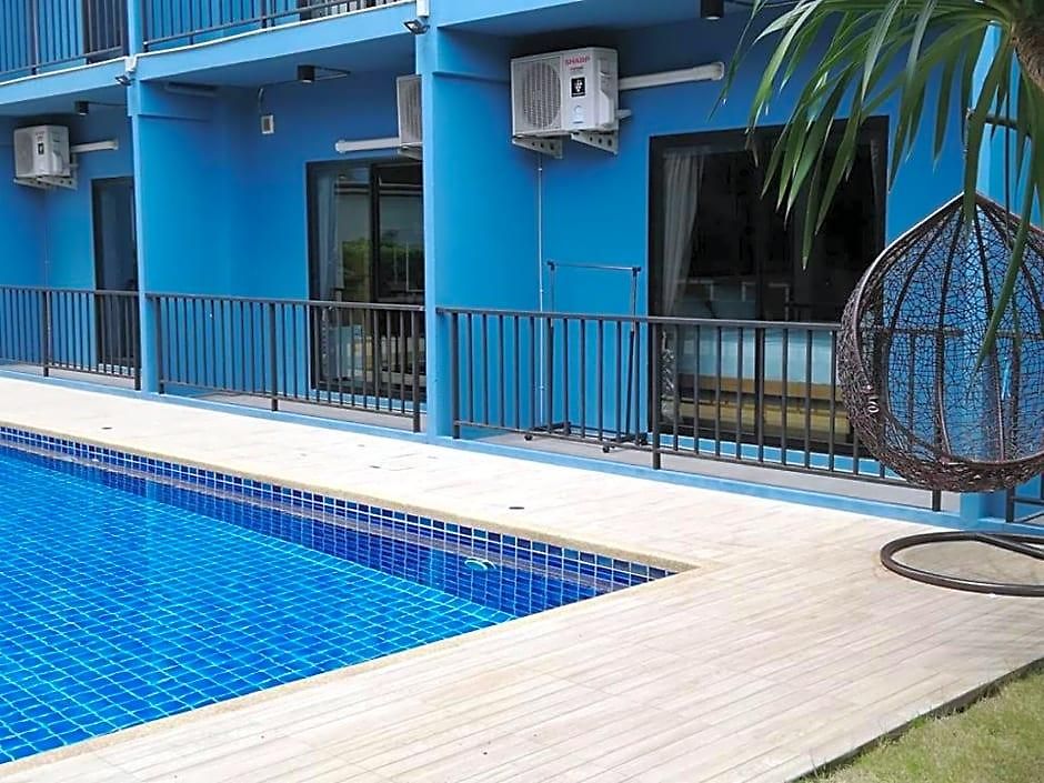 โรงแรม Nine Blue