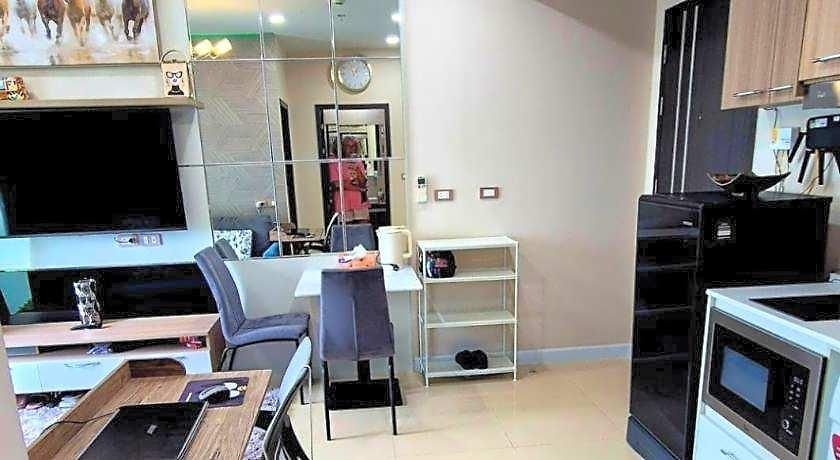 Dusit Grand View Apartment *