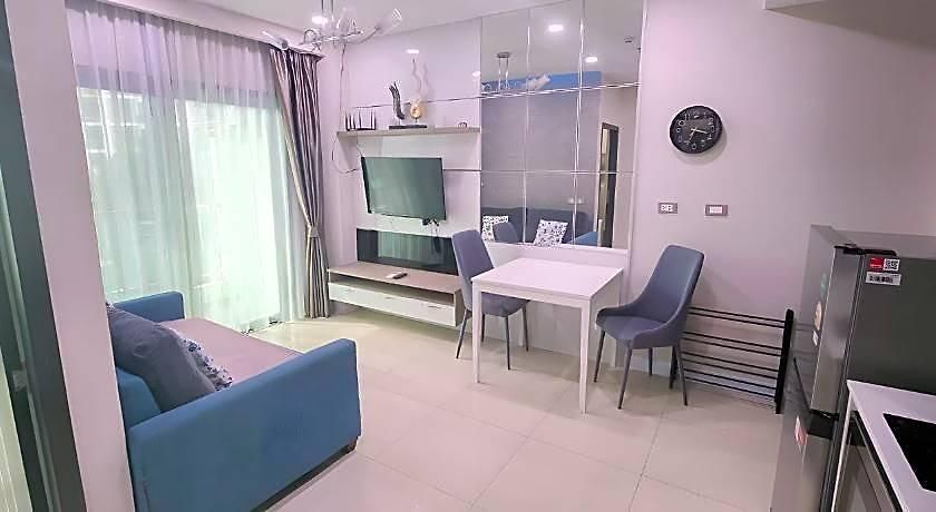Dusit Grand View *