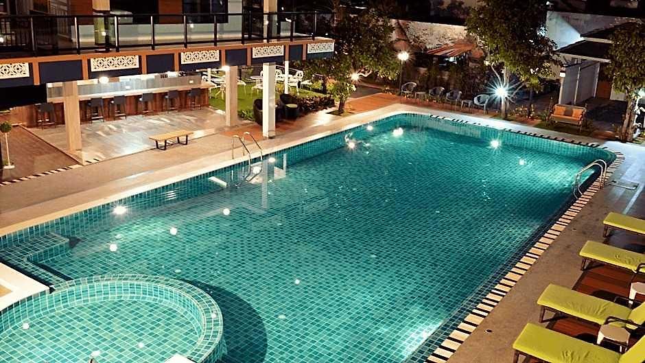 โรงแรม The Tamnan & Pattaya