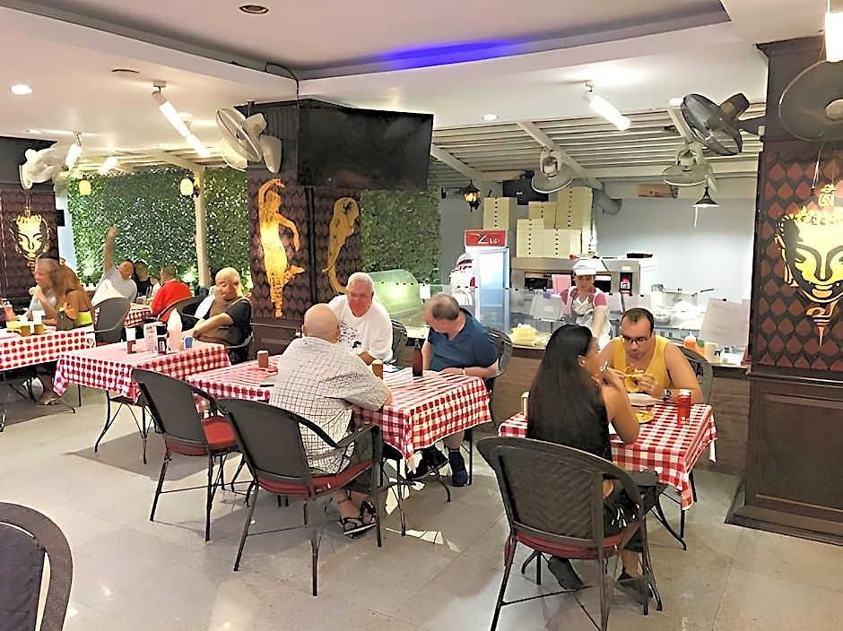 Zip & Restaurant โรงแรม 3*