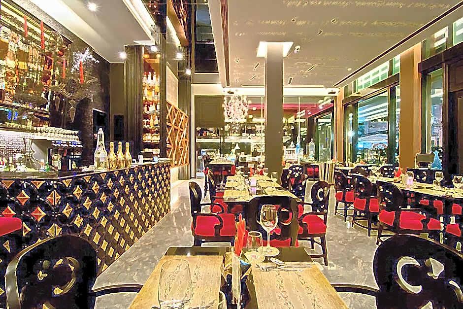 Tsix5 Quarter โรงแรม