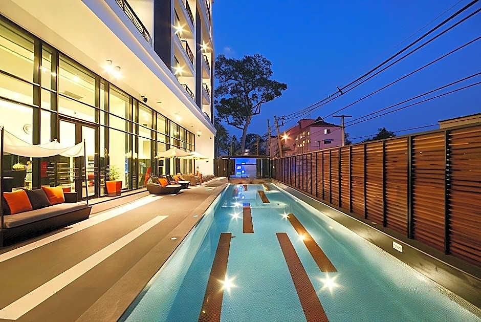โรงแรม Tsix5 Quarter 5*