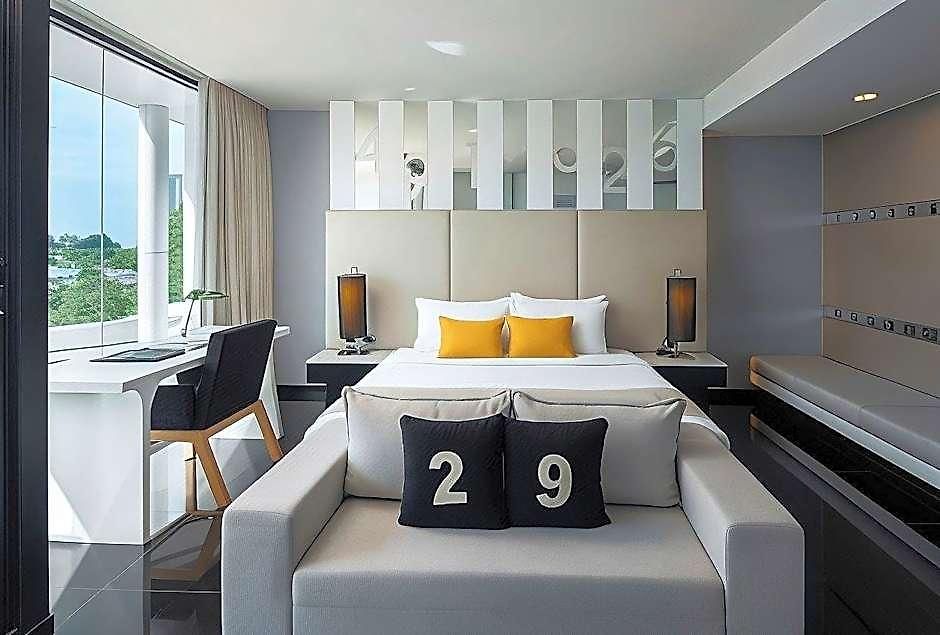 Tsix5 Quarter โรงแรม