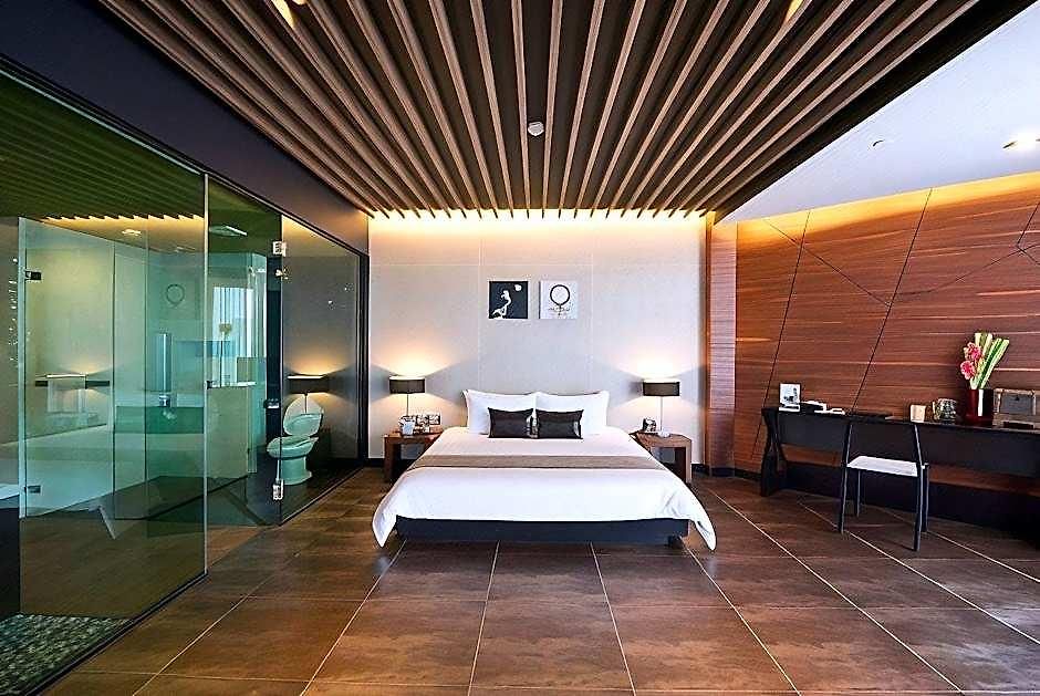โรงแรม Tsix5 Quarter 5*