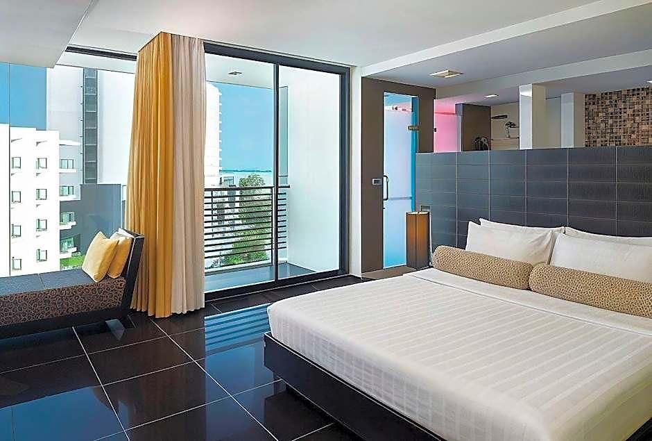 โรงแรม Tsix5 Quarter 5*
