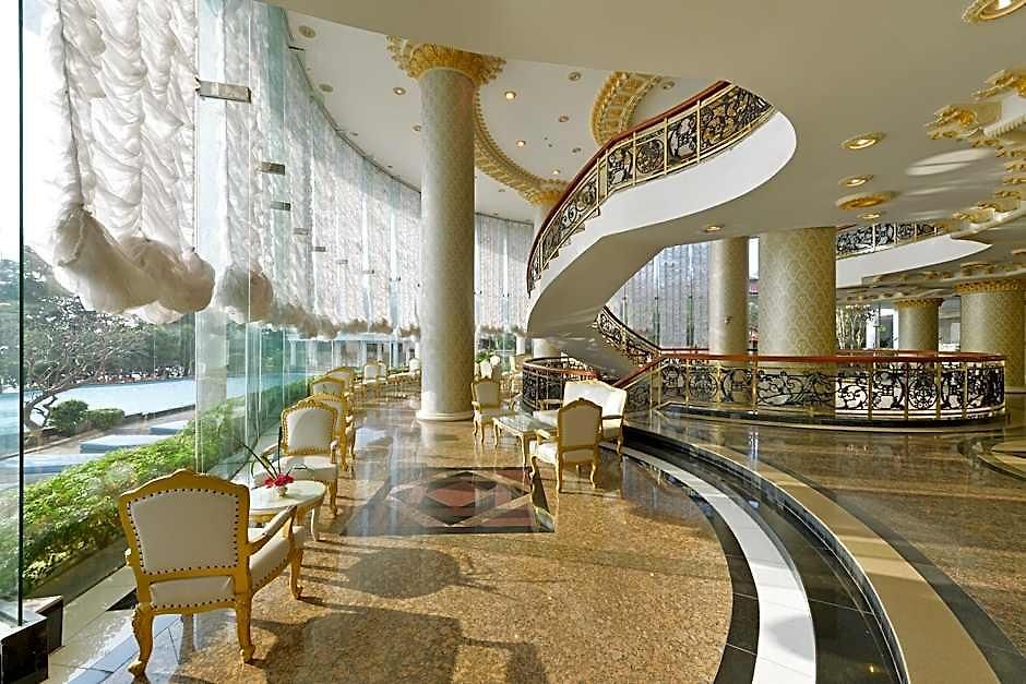 โรงแรม Adriatic Palace
