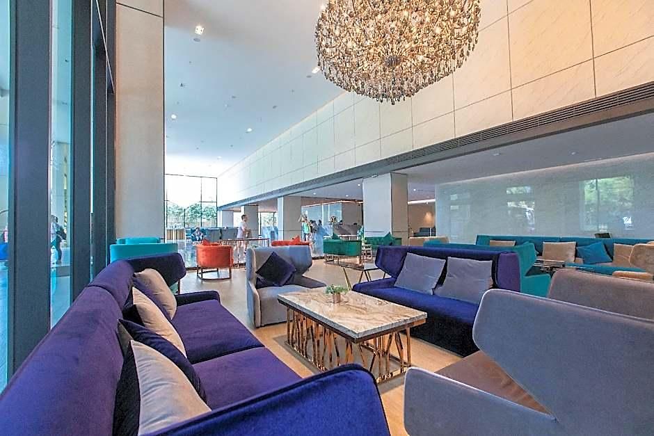 Brighton Grand & Convention Hotel 5*