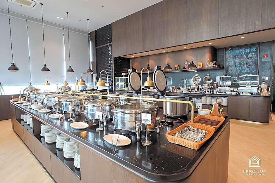 Brighton Grand & Convention Hotel 5*