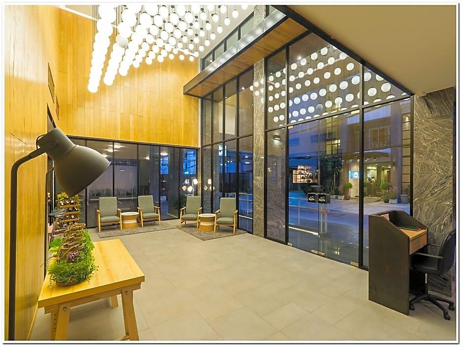 Sea Me Spring Tree (adults Only) โรงแรม Pattaya