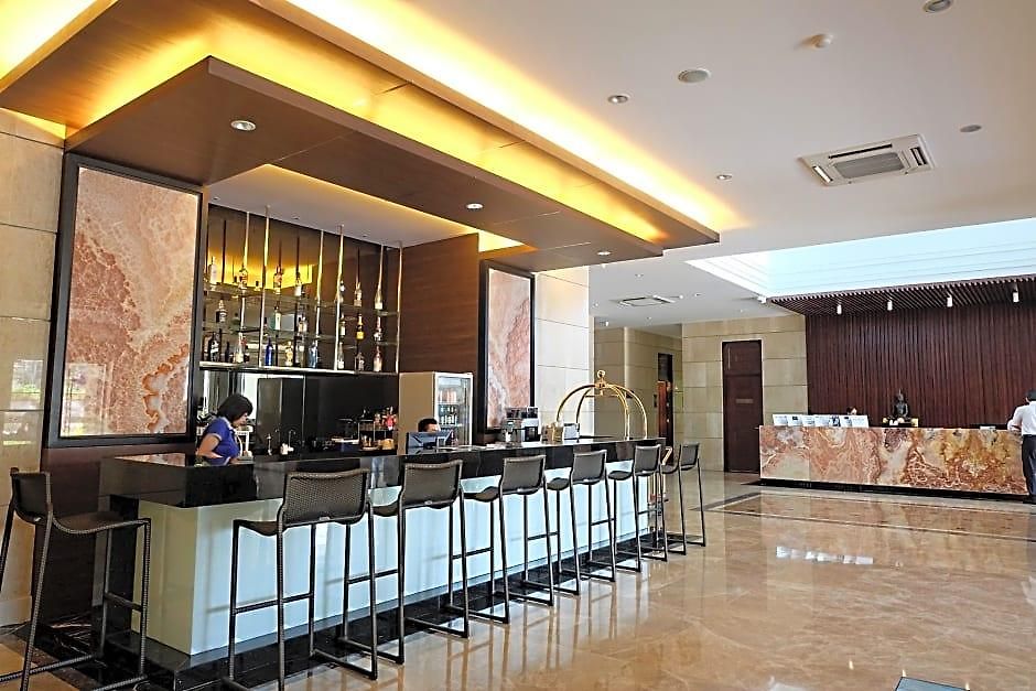 March Hotel