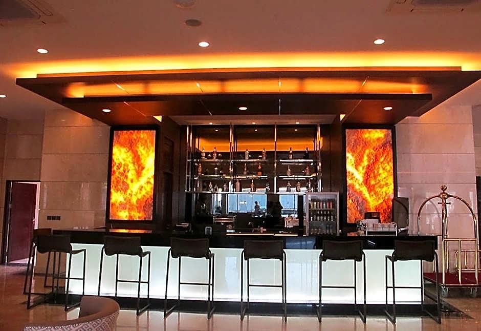 March Hotel