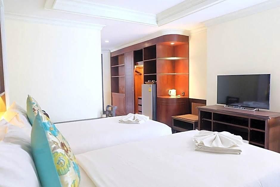 March Hotel 3*