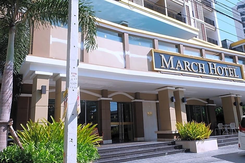 March Hotel 3*
