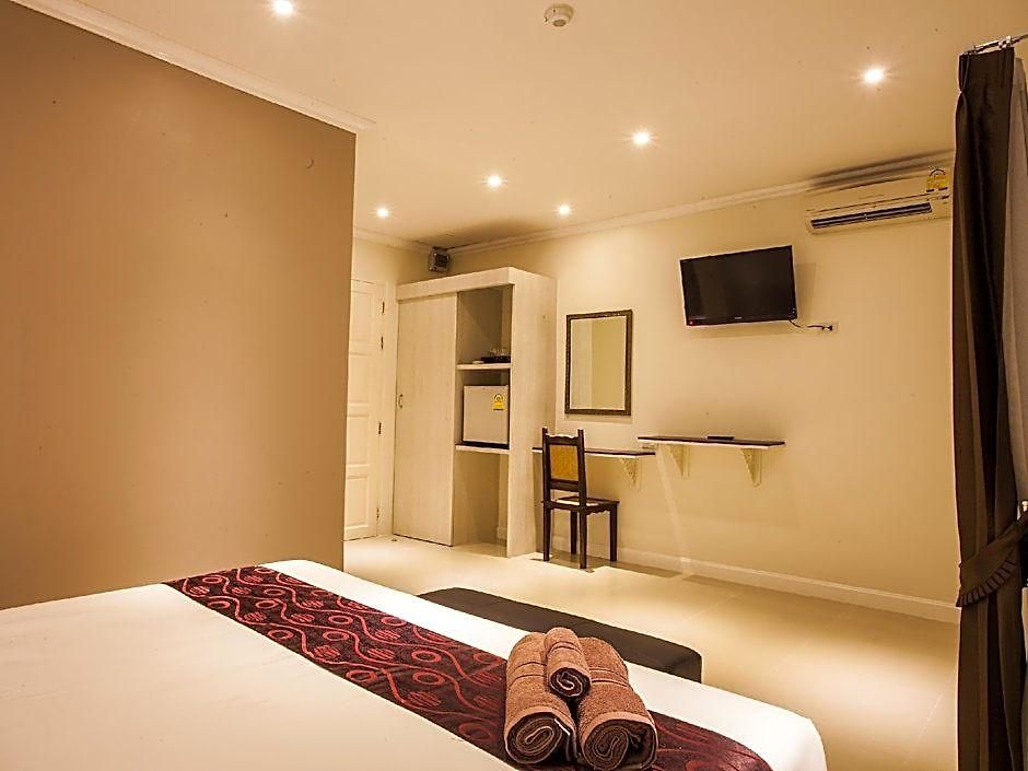 โรงแรม Baan Sila 3*