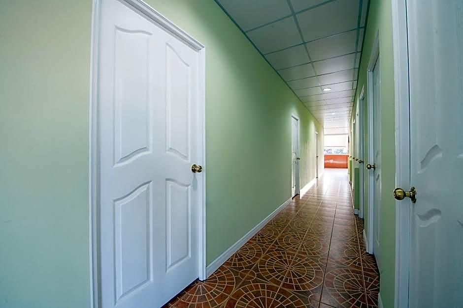 Sindy Hotel 2*