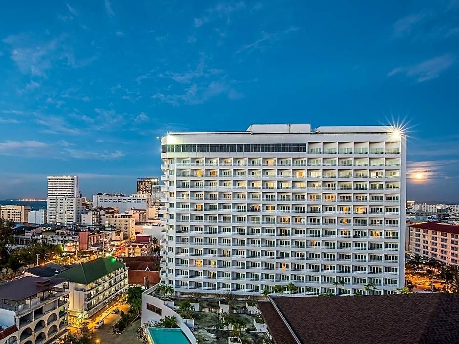 โรงแรม รายัล ทวินส์ พาเลซ 4*