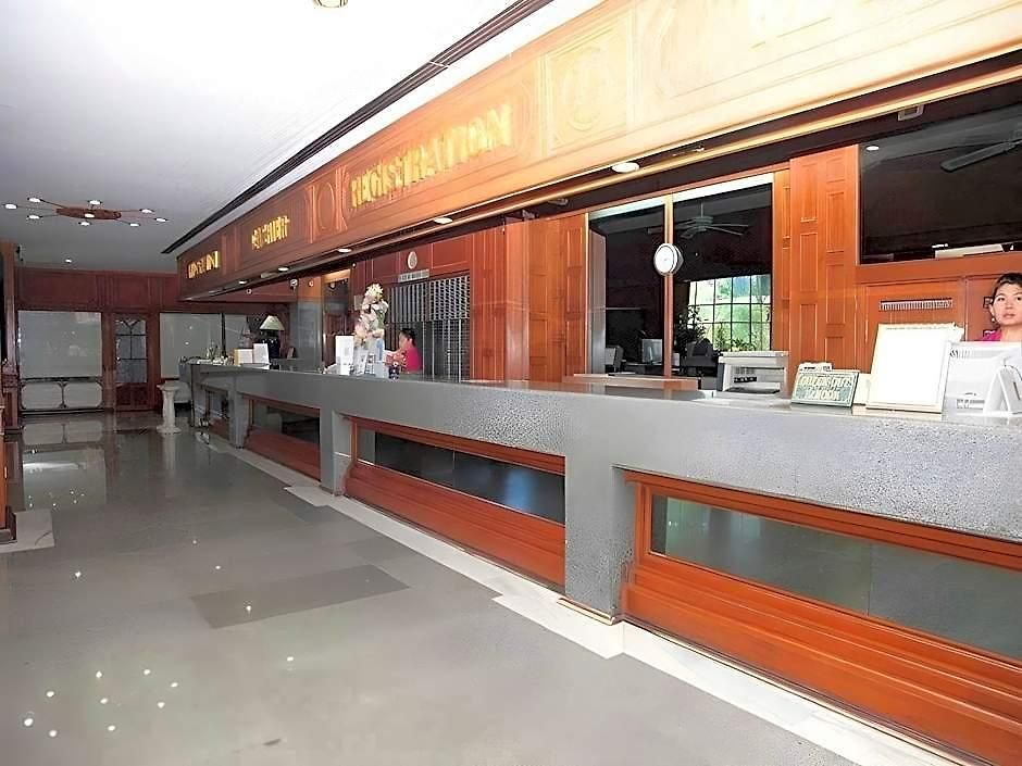 รายัล ทวินส์ พาเลซ 4*