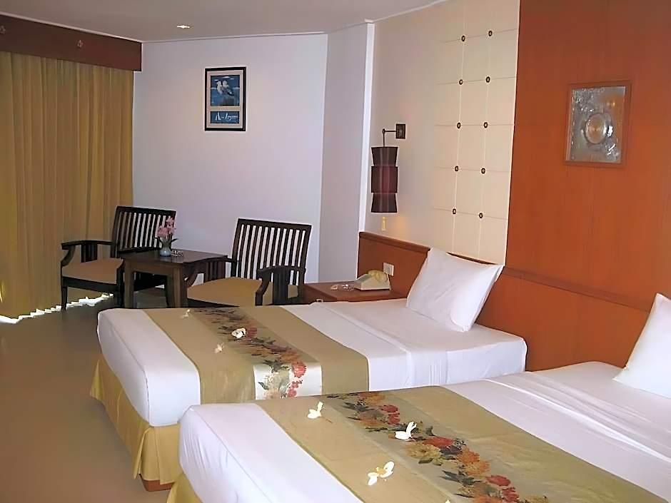 โรงแรม รายัล ทวินส์ พาเลซ