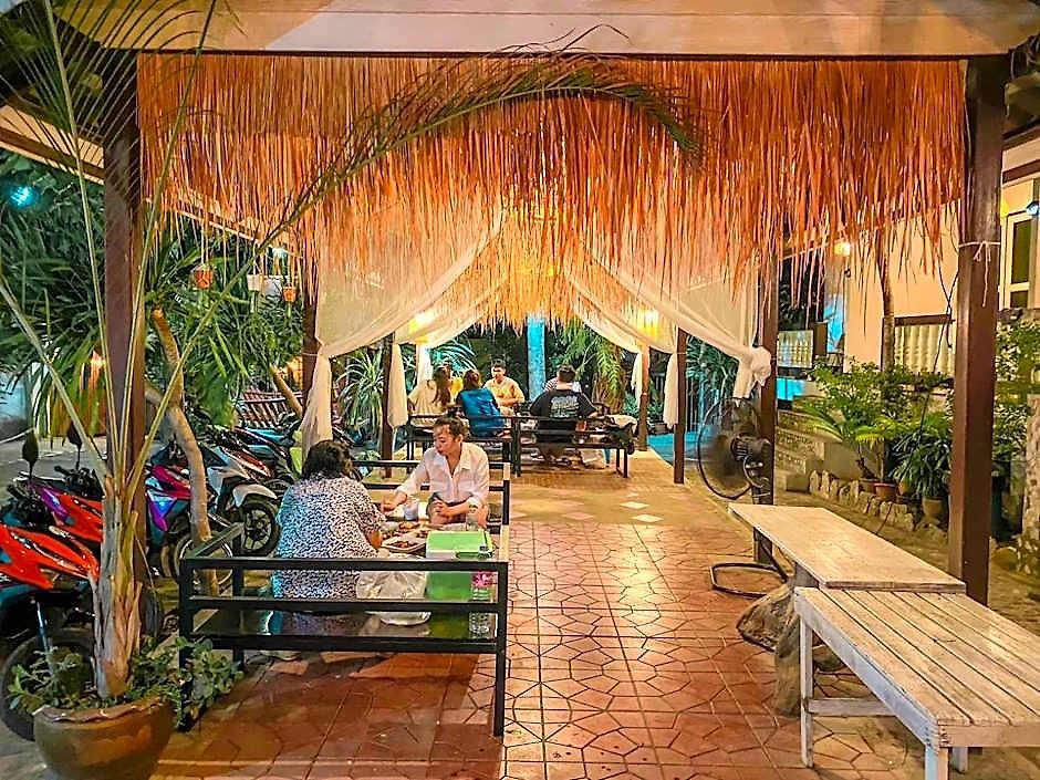 Charat Baanpak Hotel