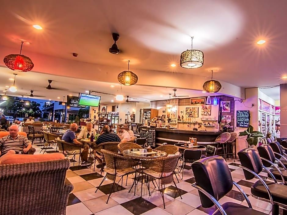 Sutus Court 1 3* Pattaya
