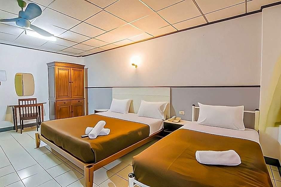 Sutus Court 1 Hotel 3*