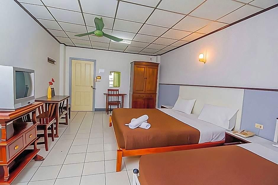 Hotel Sutus Court 1 3*