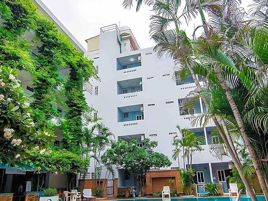 โรงแรม สุทัศน์คอร์ท 3 3*