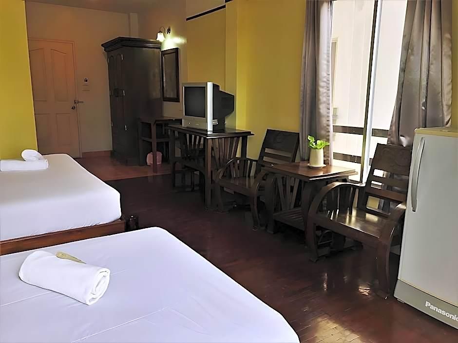 บ้านทะเล โรงแรม 2*