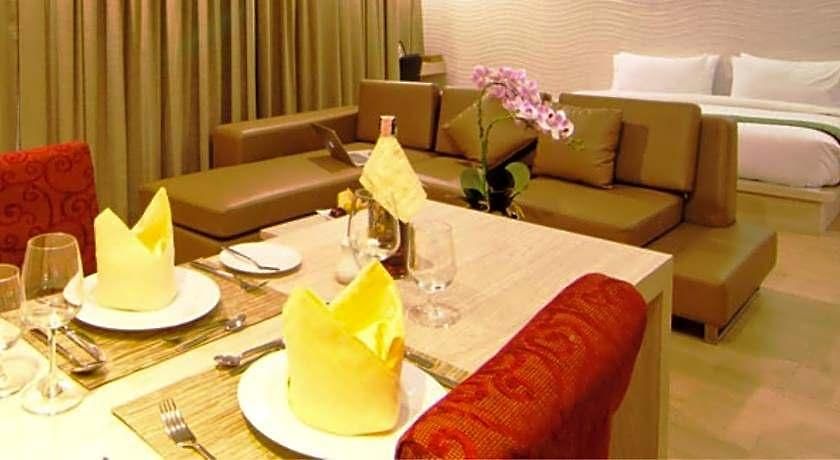 Hotel The 