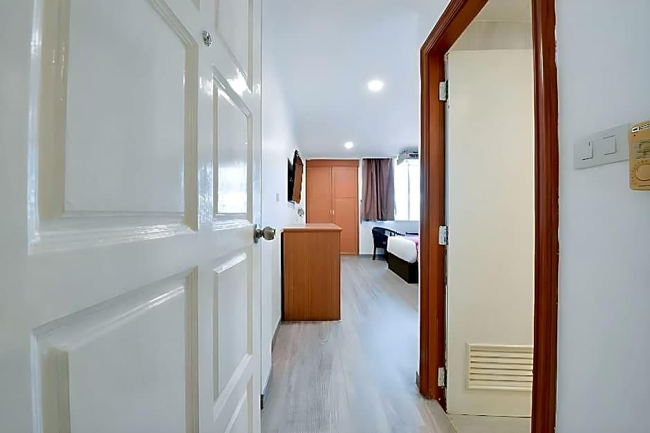 Shagwell Mansions 3*